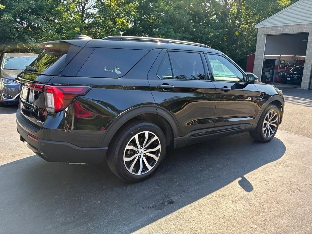 Ford Explorer  2025