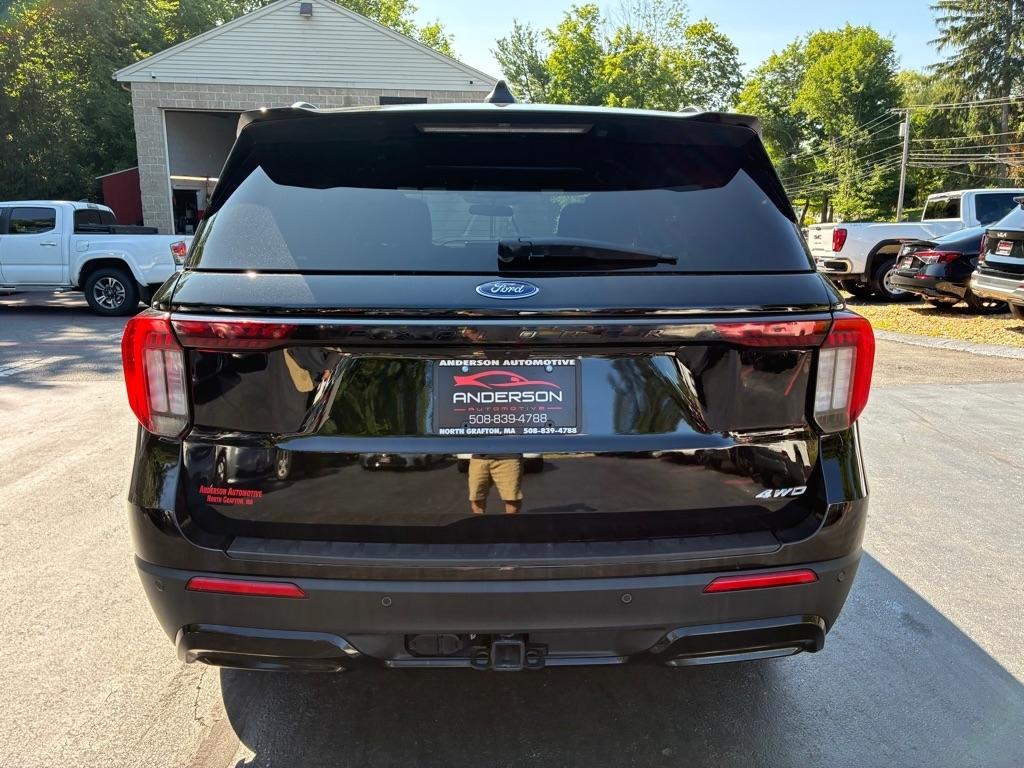 Ford Explorer  2025