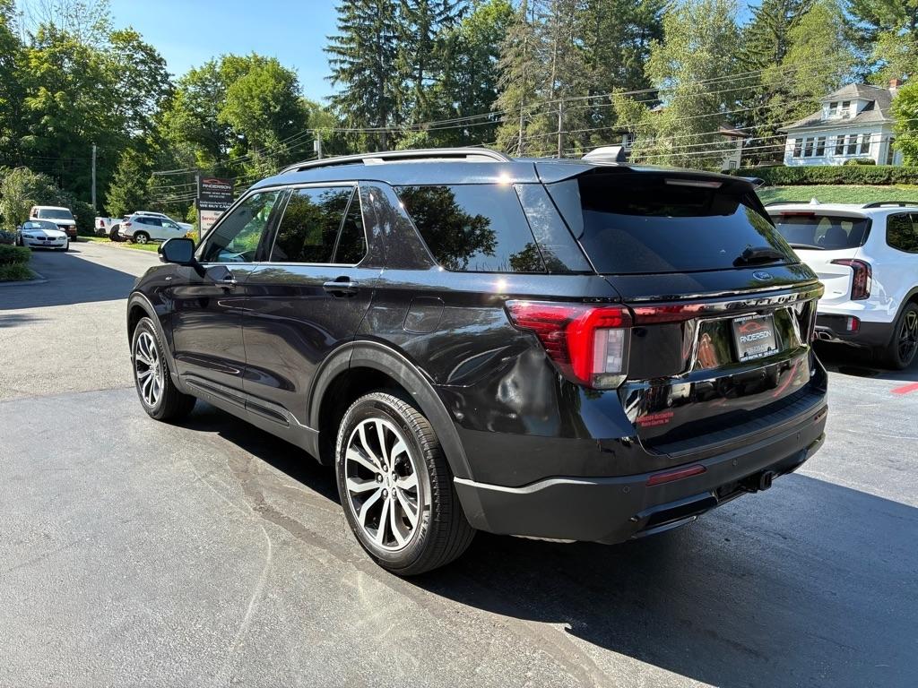 Ford Explorer  2025
