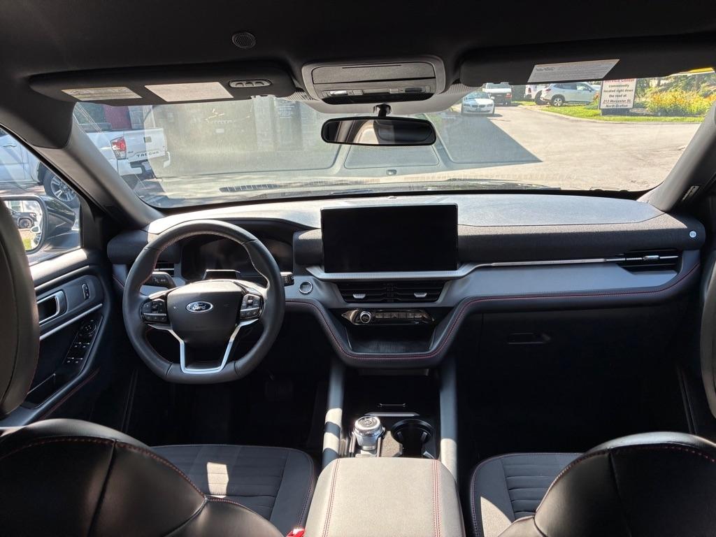Ford Explorer  2025
