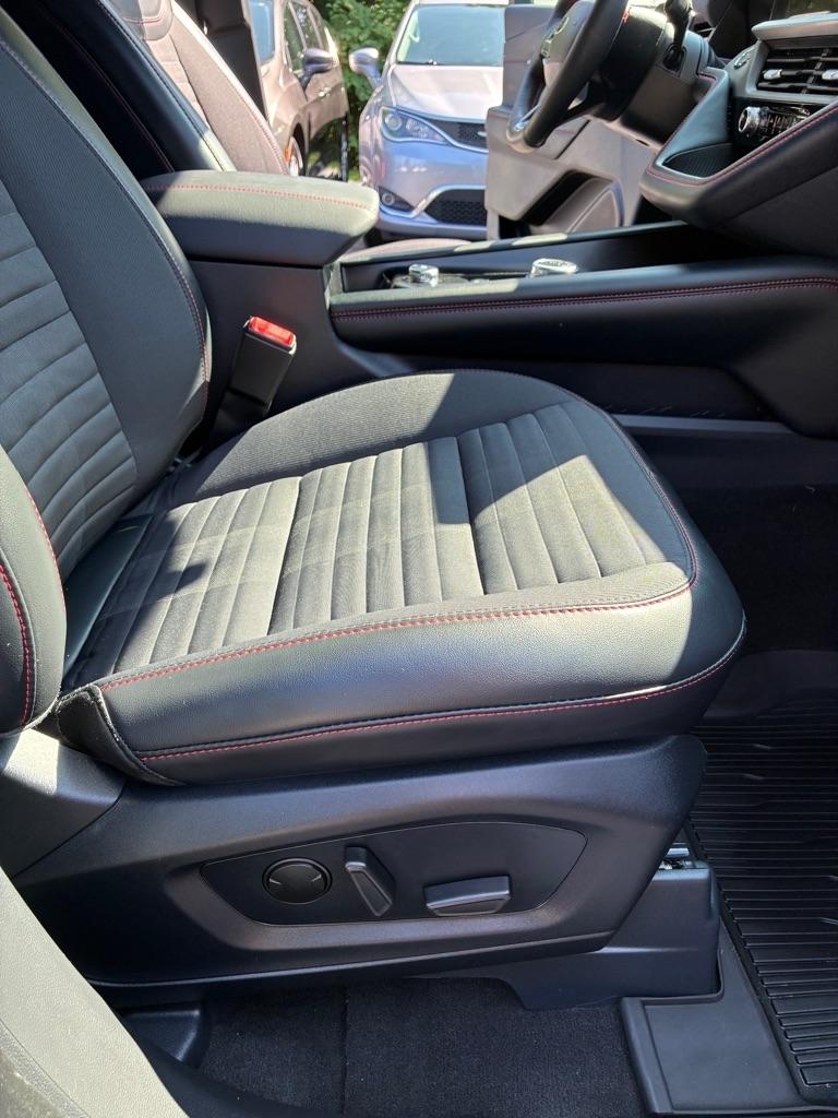 Ford Explorer  2025