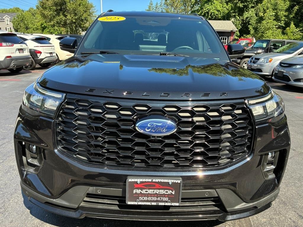 Ford Explorer  2025