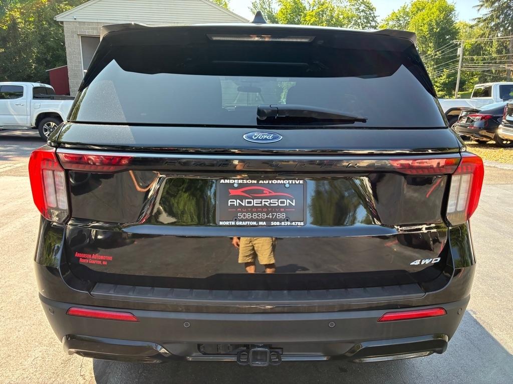 Ford Explorer  2025