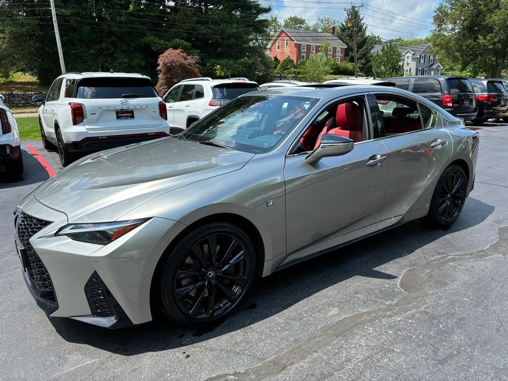 Lexus IS  2022