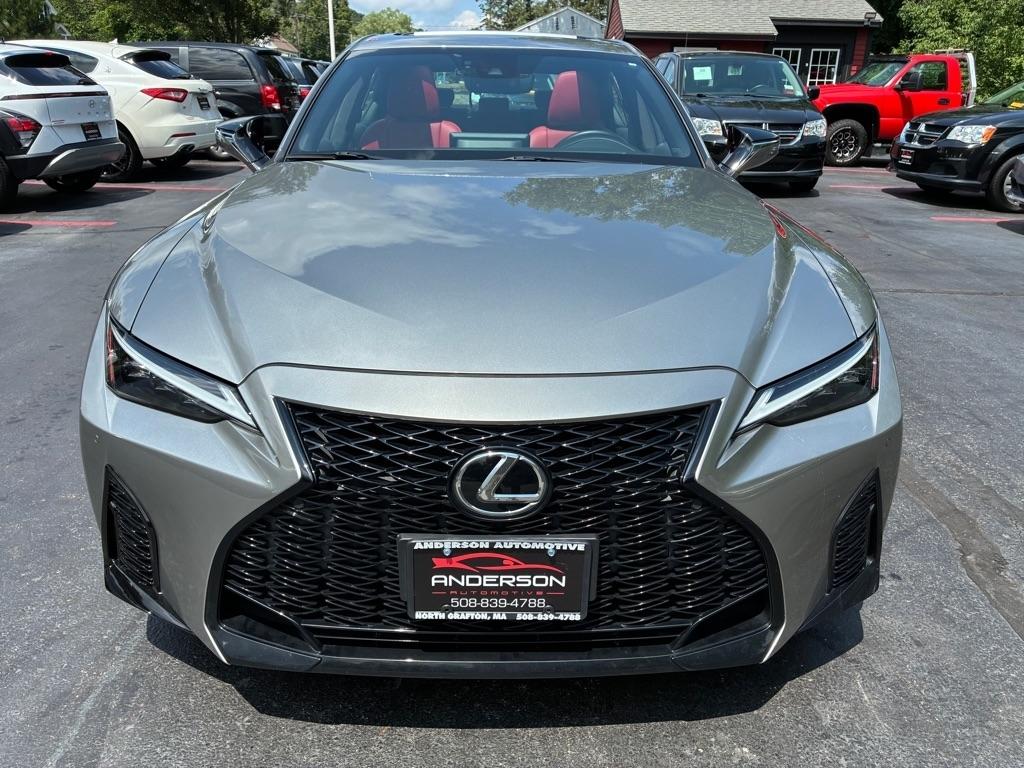 Lexus IS  2022