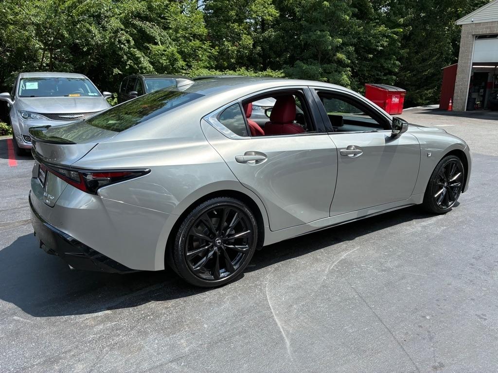 Lexus IS  2022