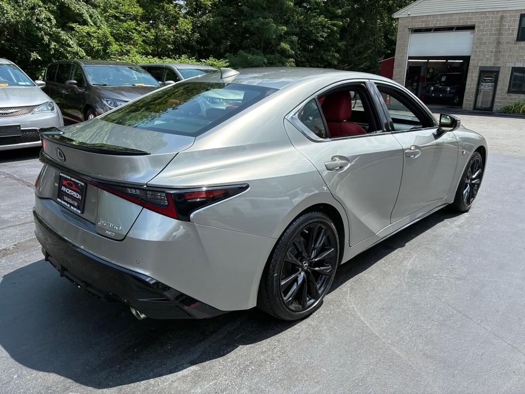 Lexus IS  2022