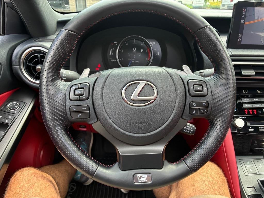 Lexus IS  2022