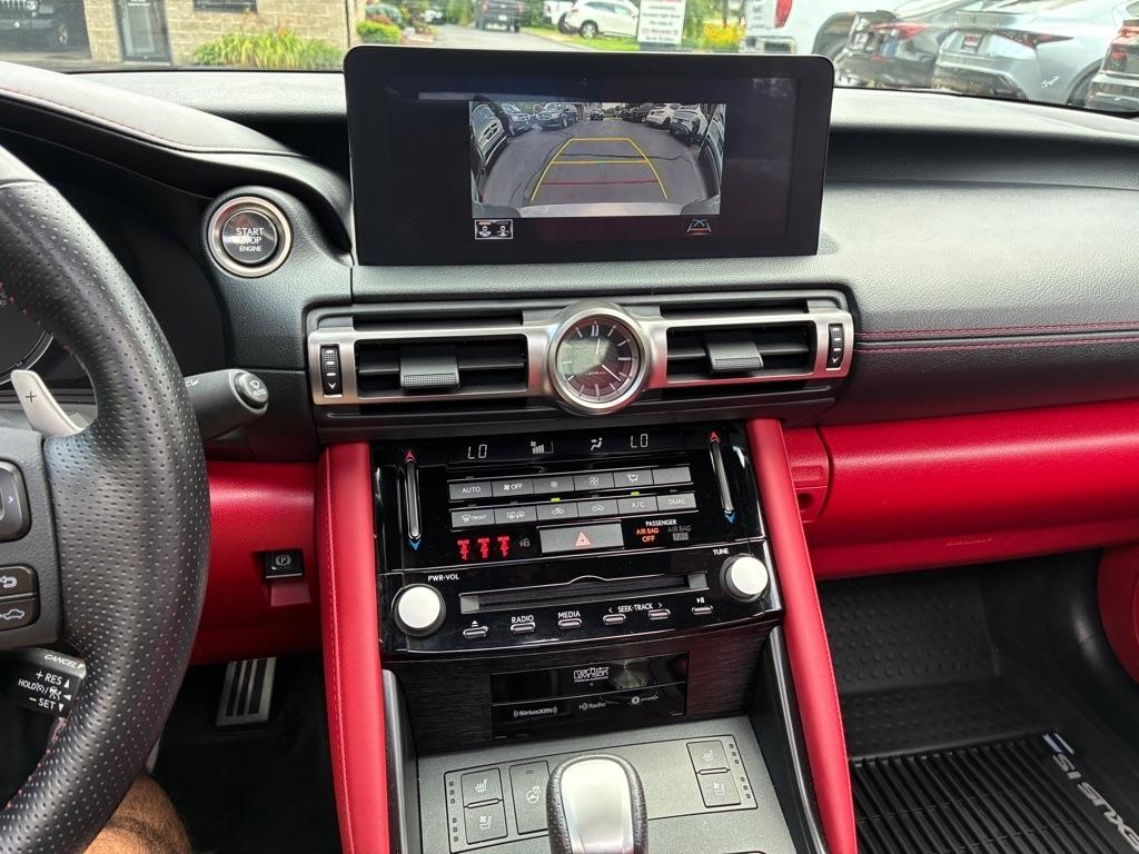 Lexus IS  2022