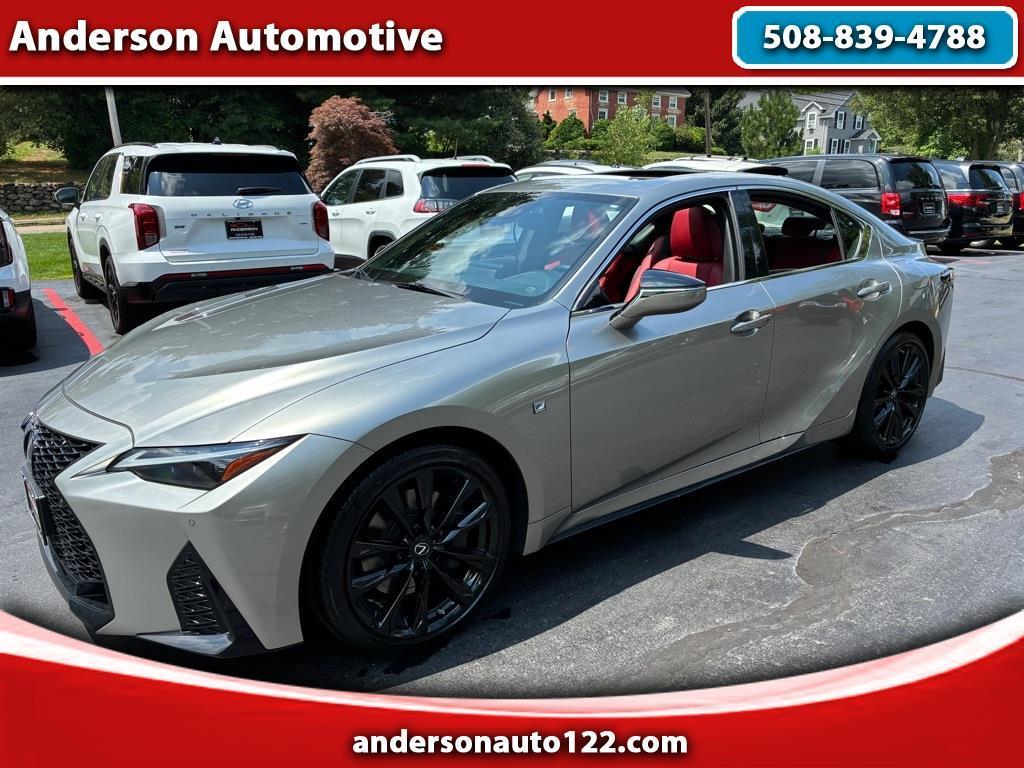 Lexus IS  2022