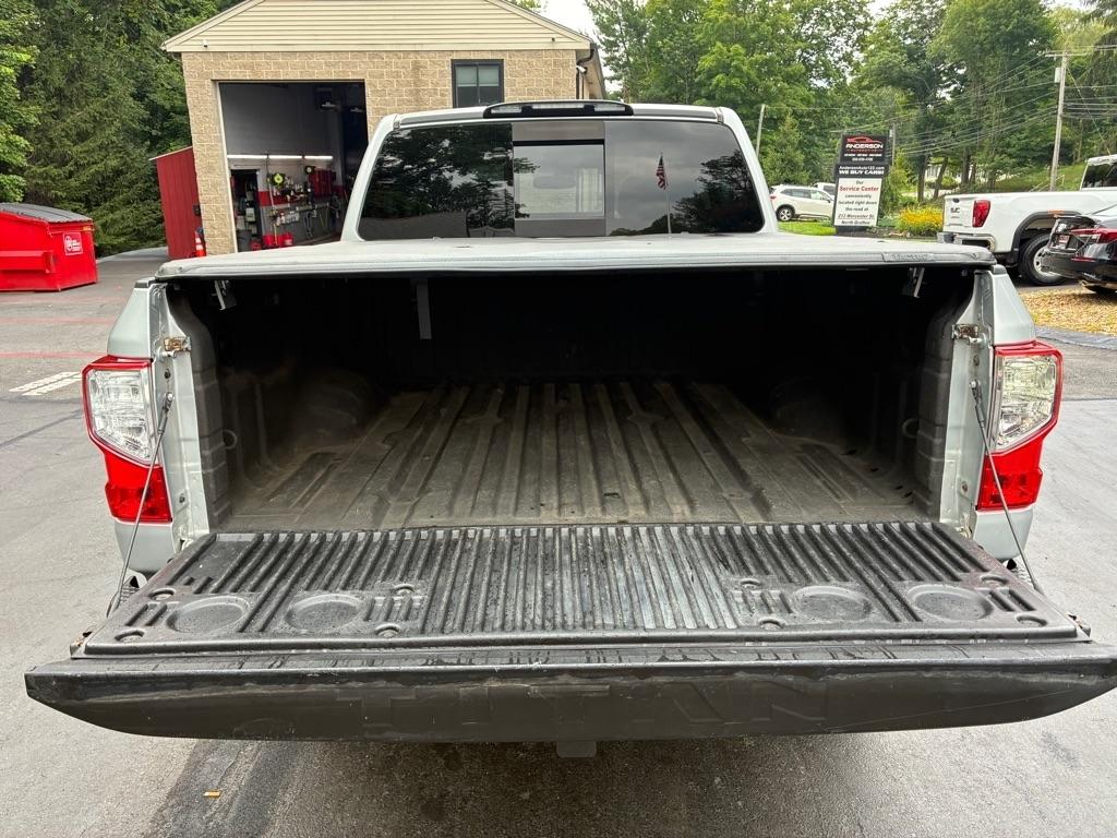 Nissan Titan  2017