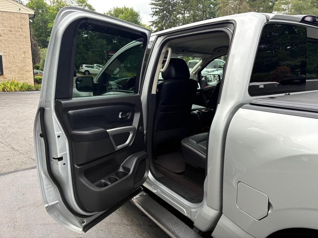 Nissan Titan  2017