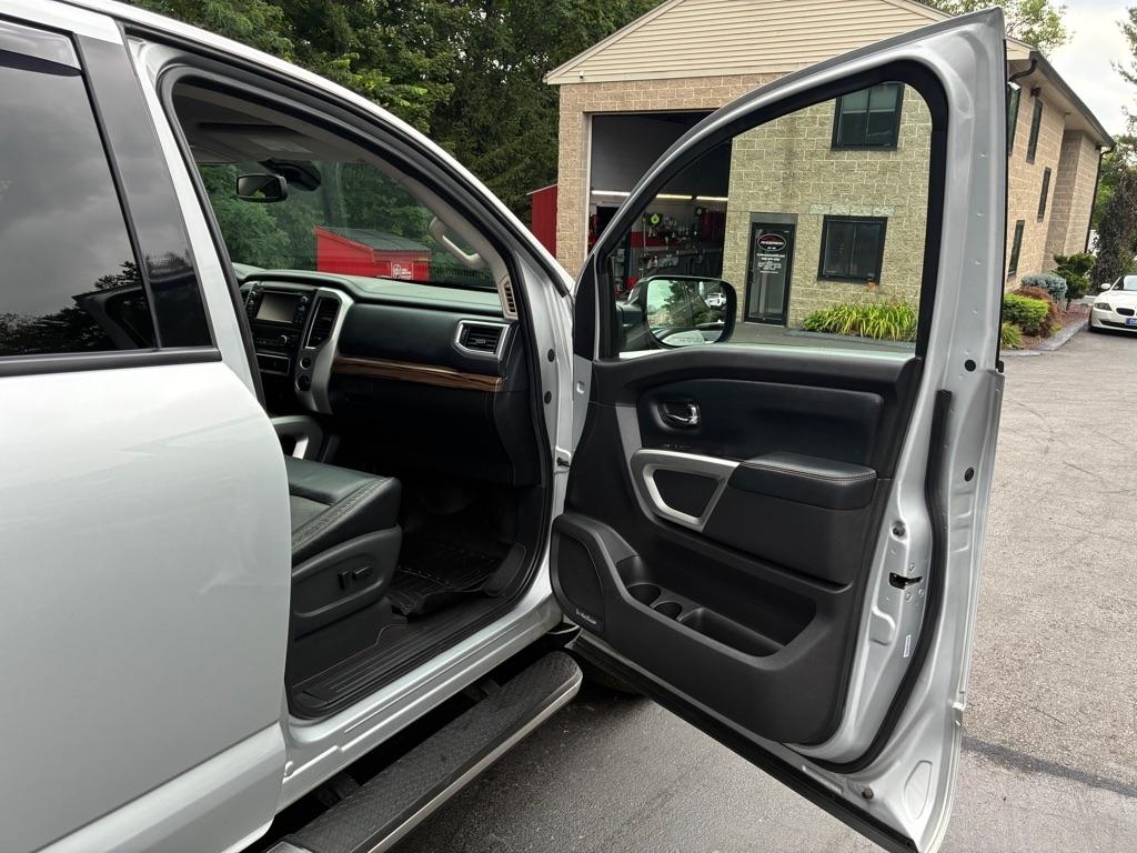 Nissan Titan  2017