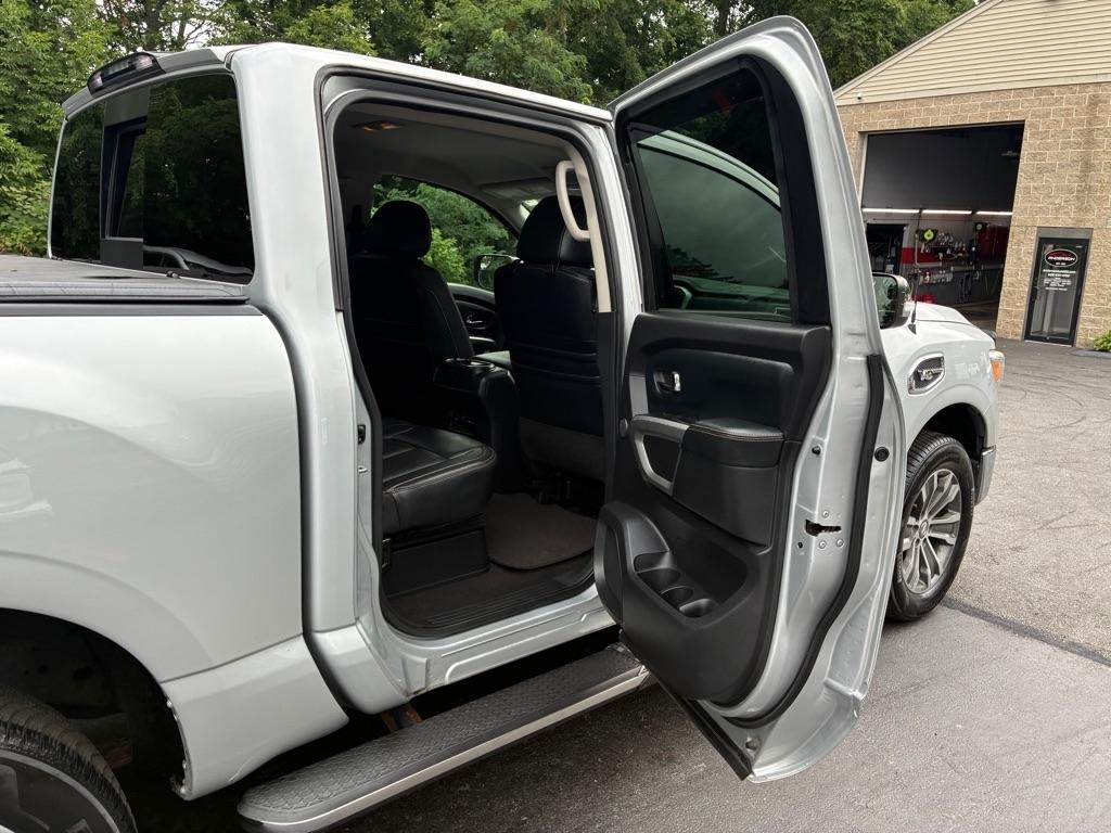 Nissan Titan  2017