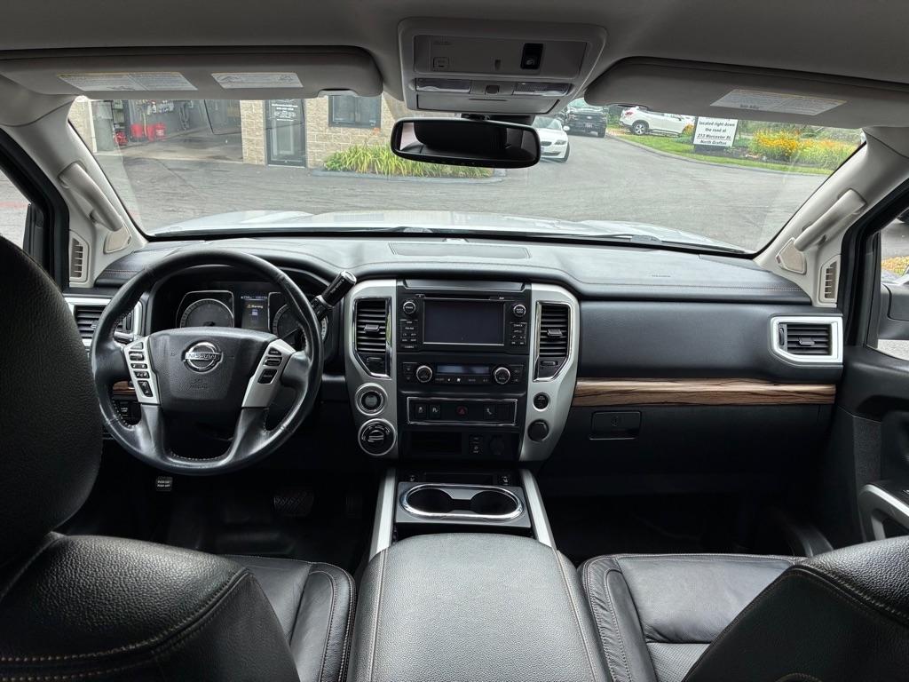 Nissan Titan  2017