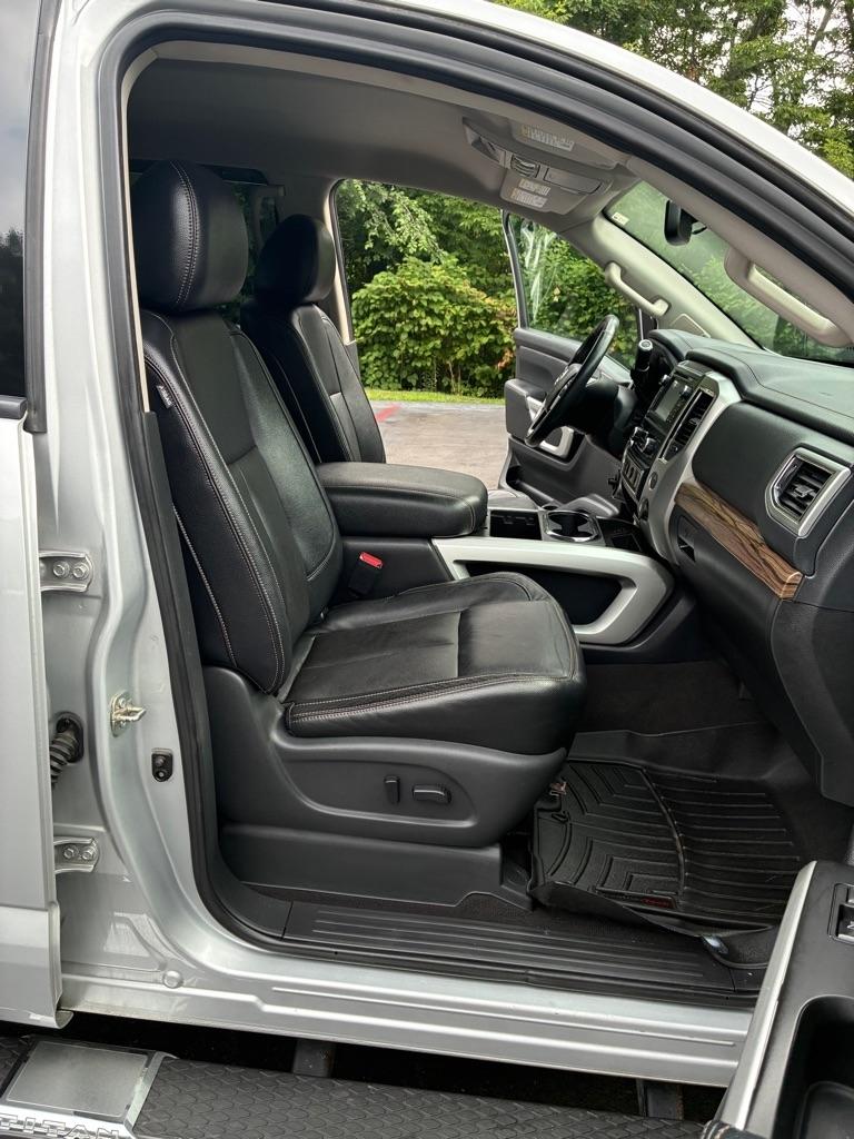 Nissan Titan  2017