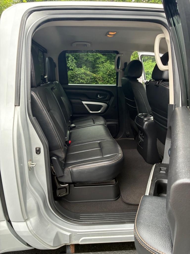 Nissan Titan  2017