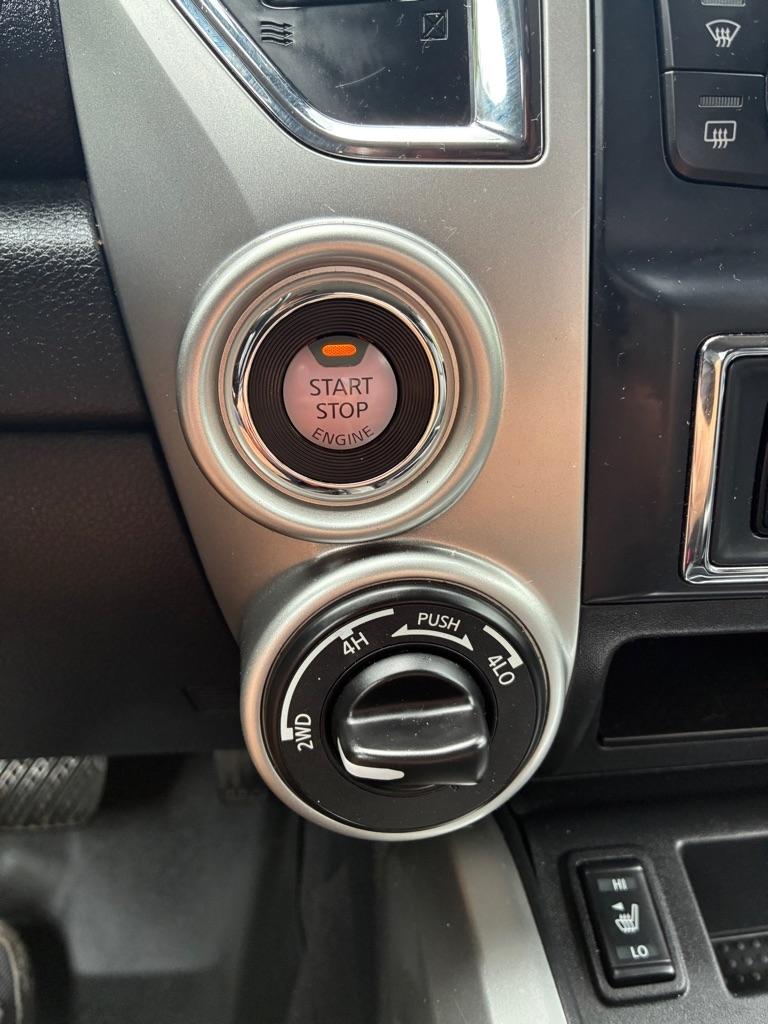 Nissan Titan  2017