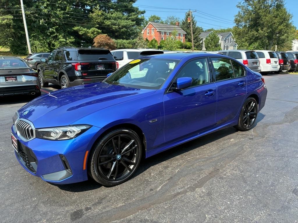 BMW 3-Series  2023