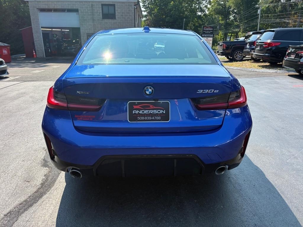 BMW 3-Series  2023