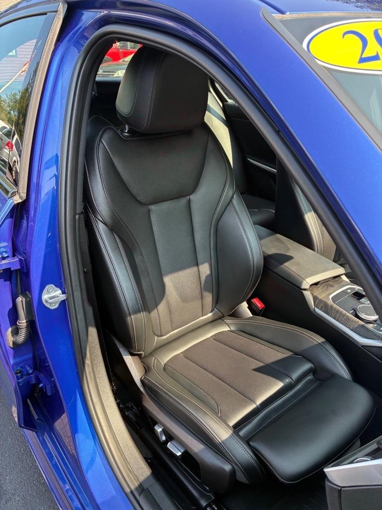 BMW 3-Series  2023