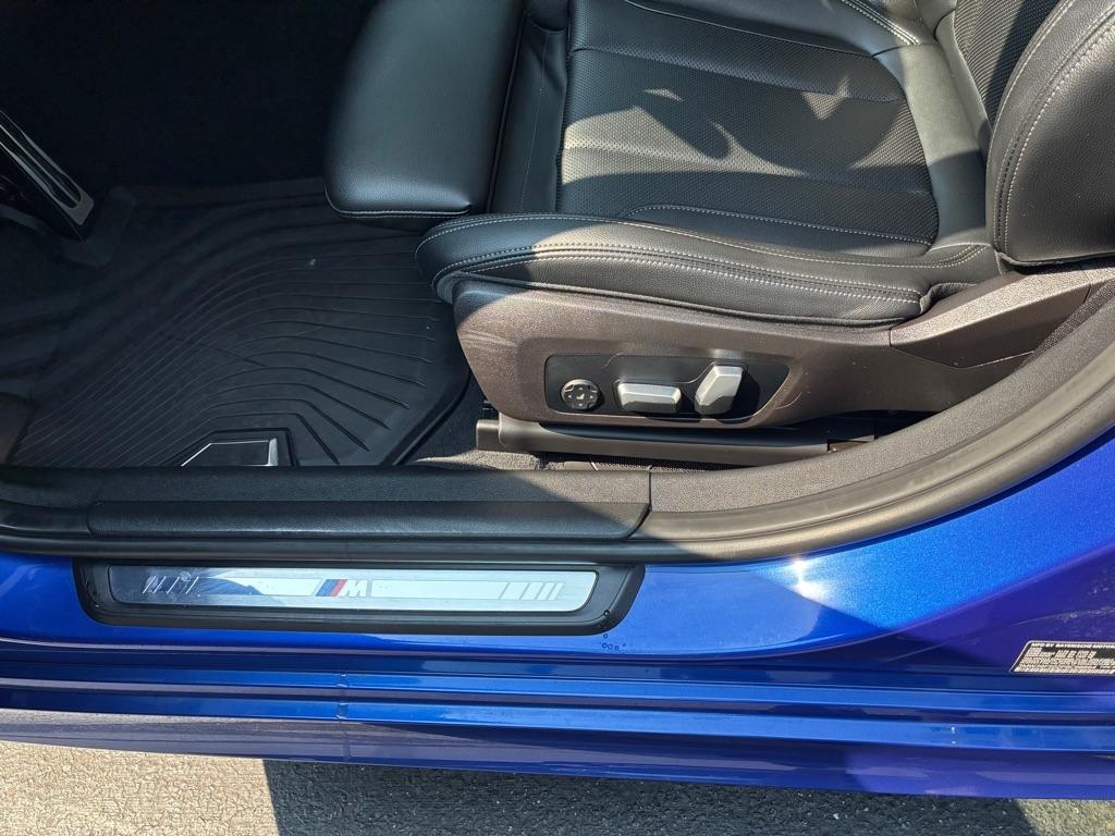BMW 3-Series  2023