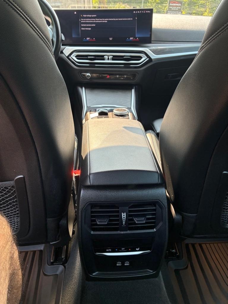 BMW 3-Series  2023