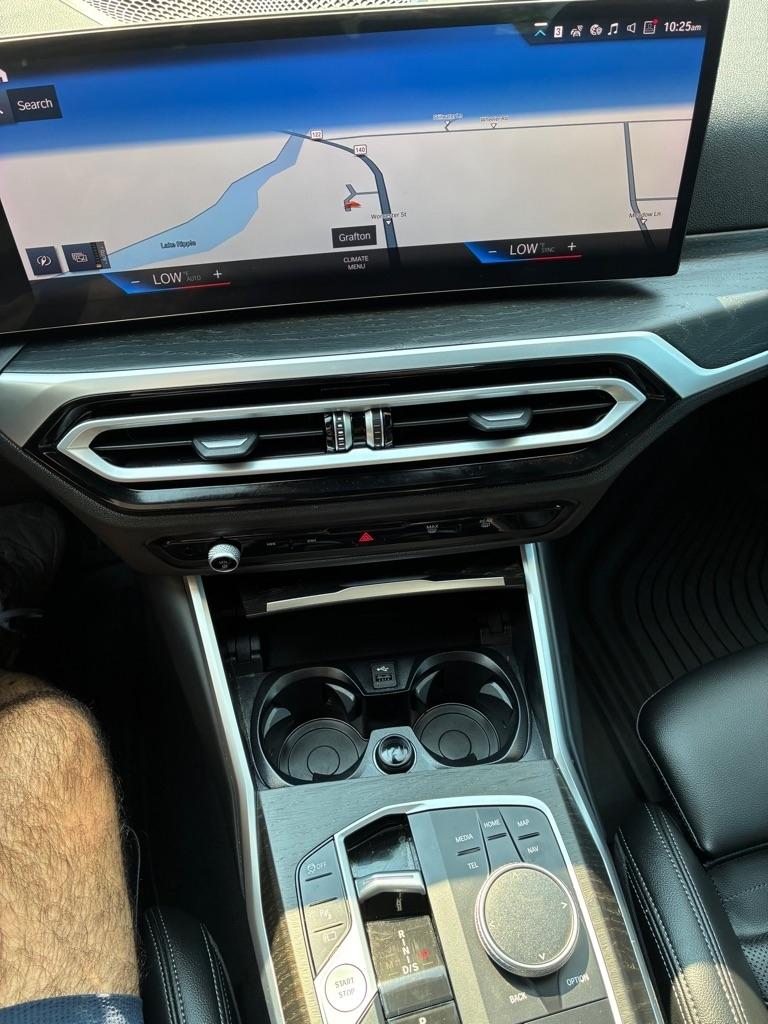 BMW 3-Series  2023