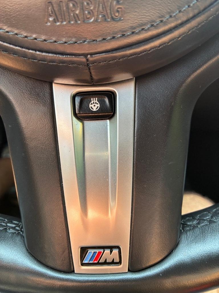 BMW 3-Series  2023