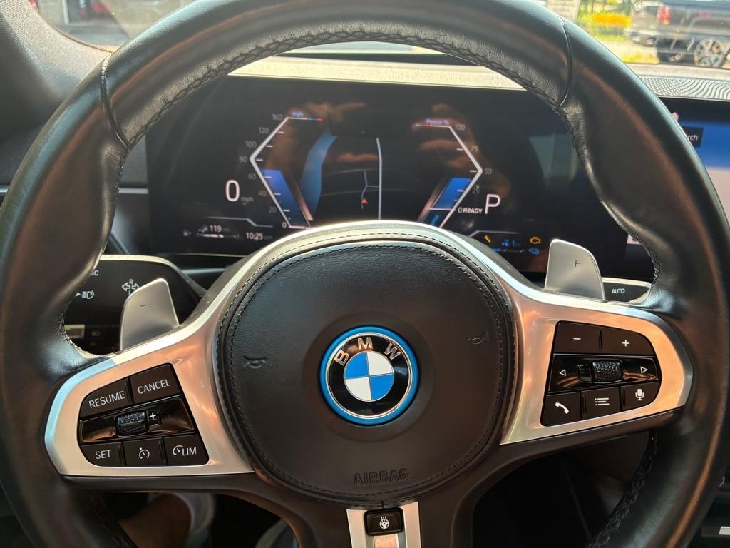 BMW 3-Series  2023