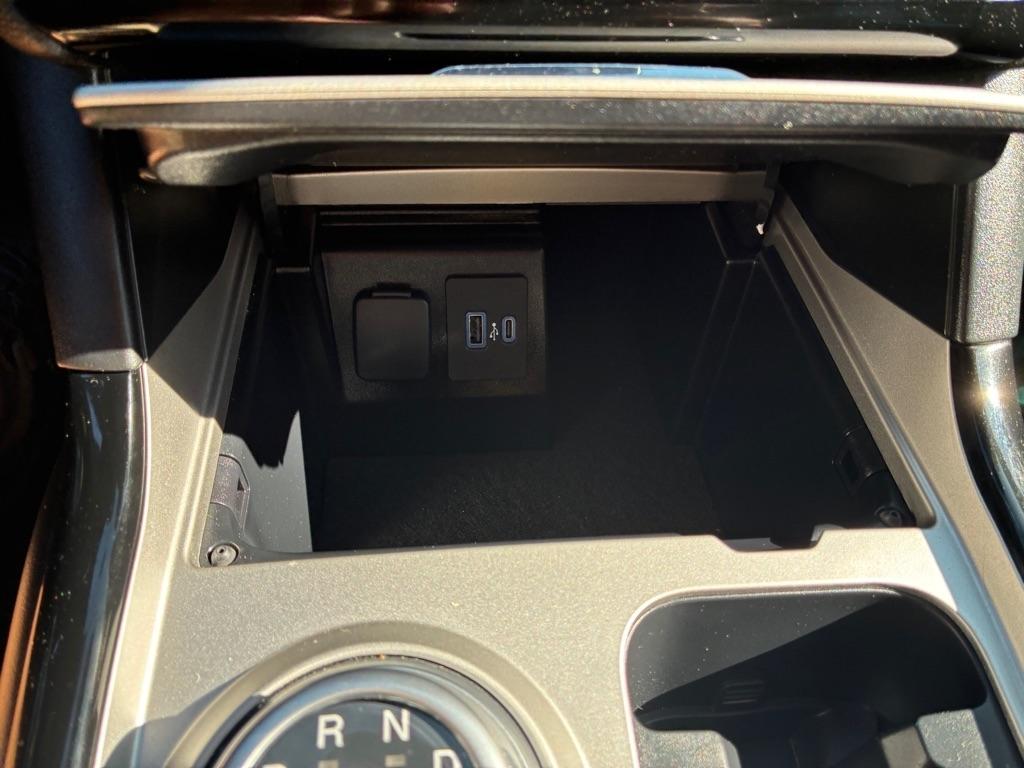 Ford Explorer  2023