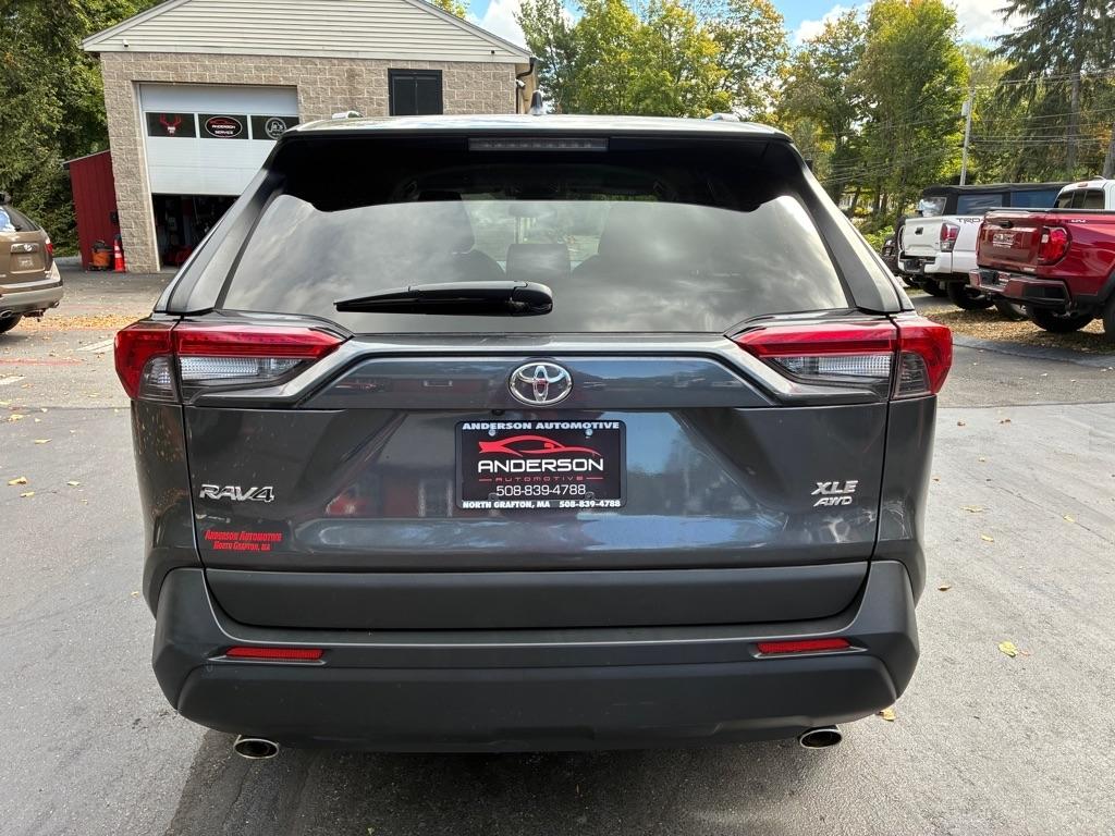 Toyota RAV4  2025