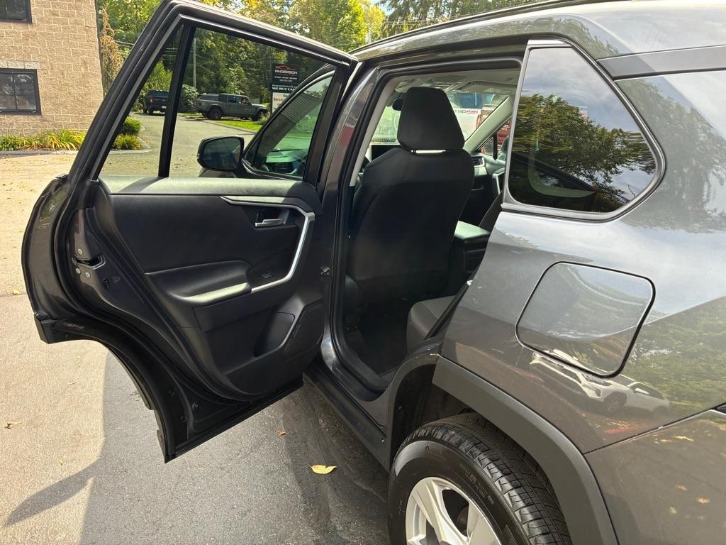 Toyota RAV4  2025
