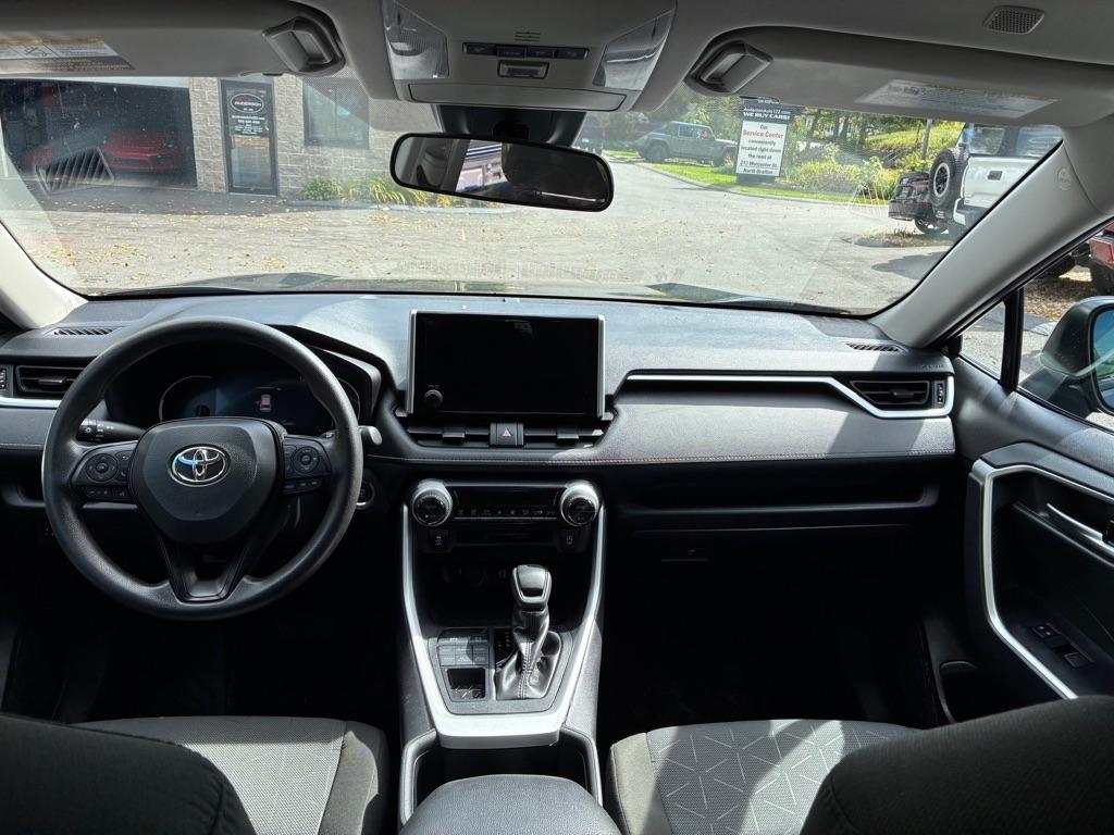Toyota RAV4  2025