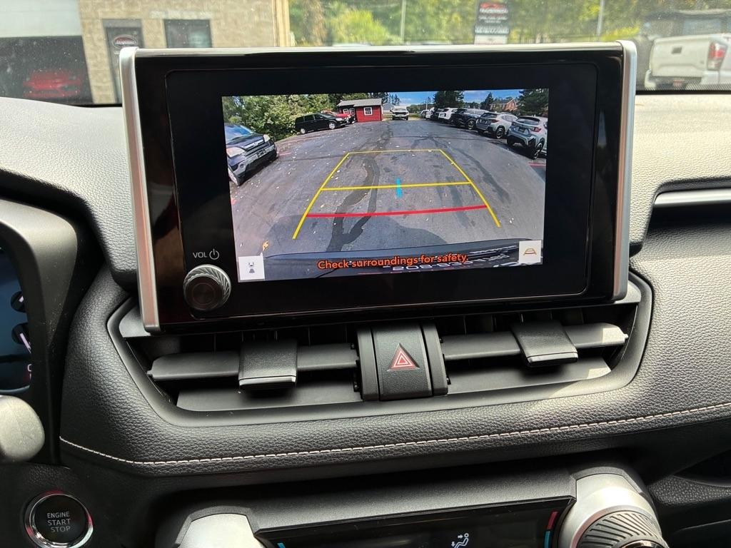 Toyota RAV4  2025