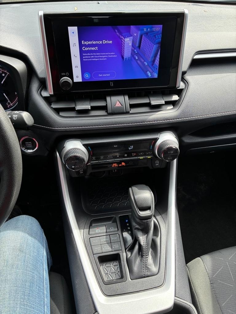 Toyota RAV4  2025