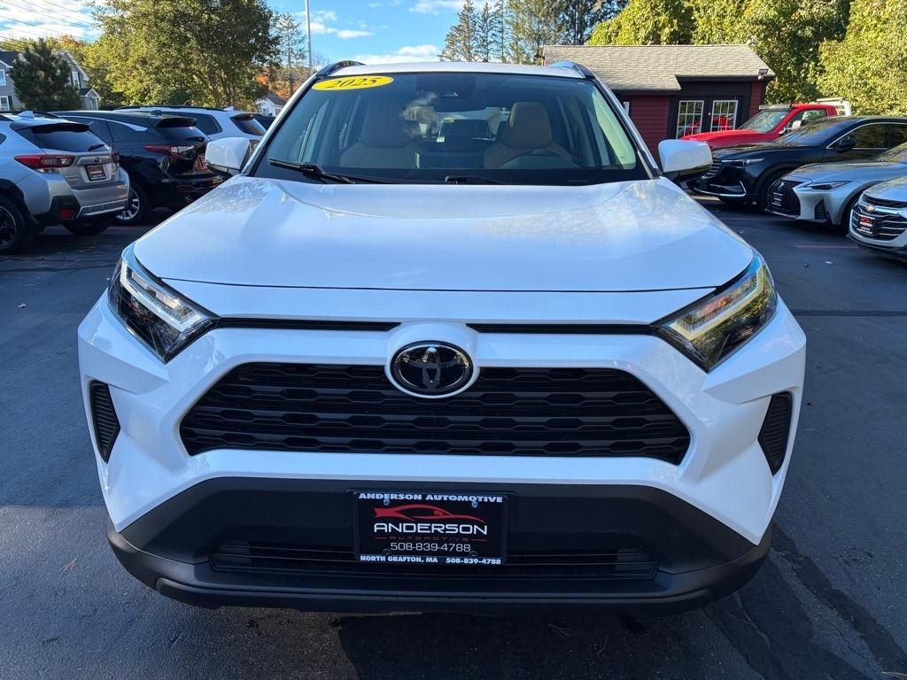 Toyota RAV4  2025