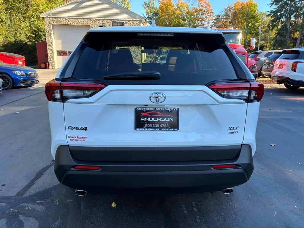 Toyota RAV4  2025