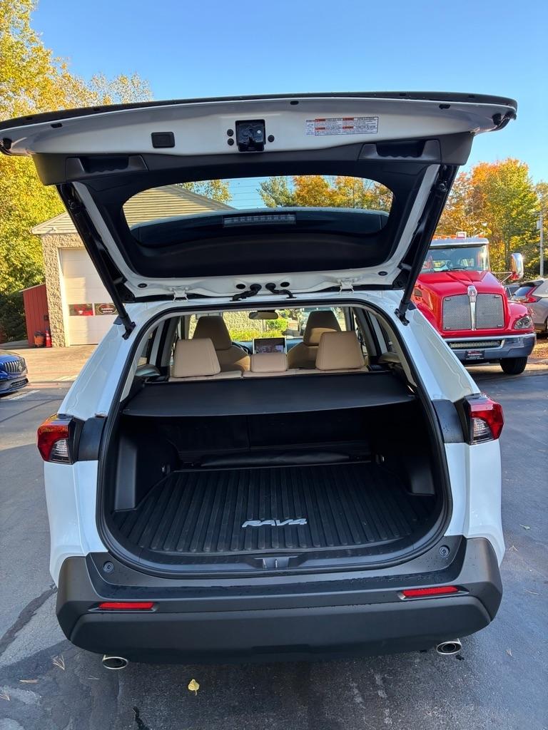 Toyota RAV4  2025
