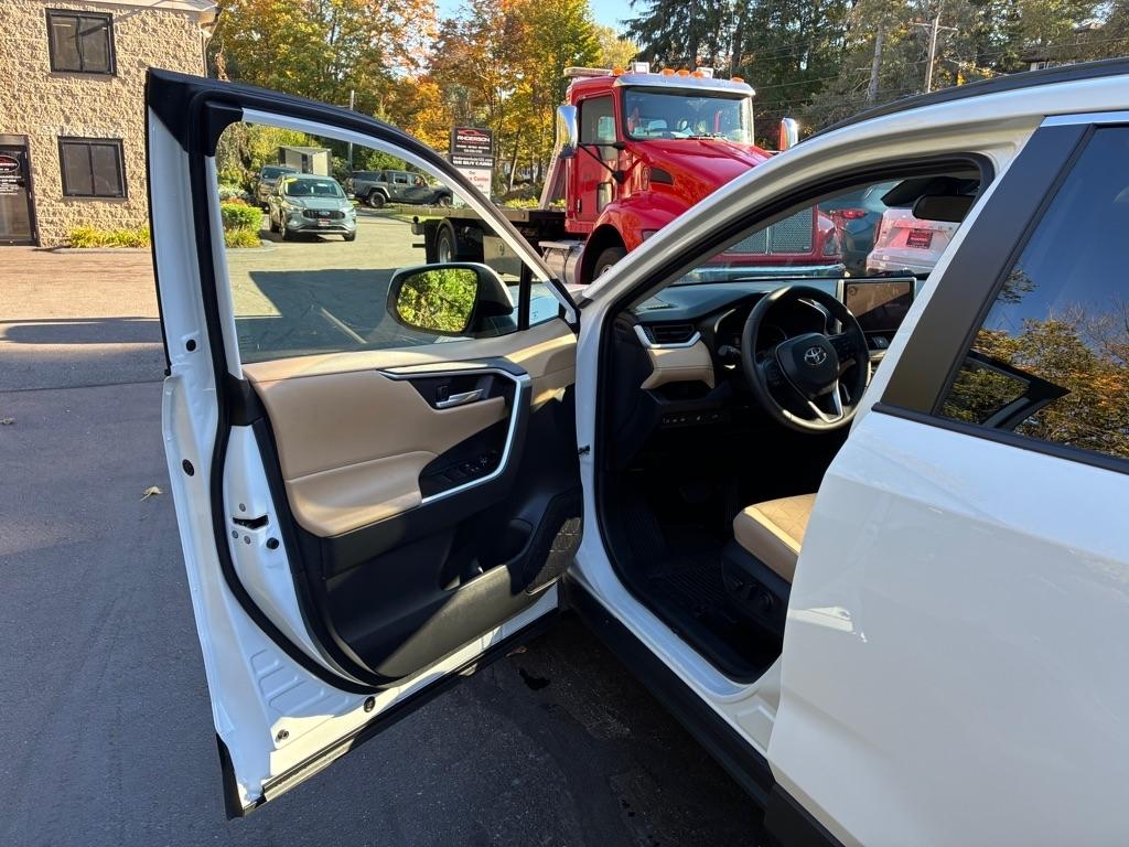 Toyota RAV4  2025