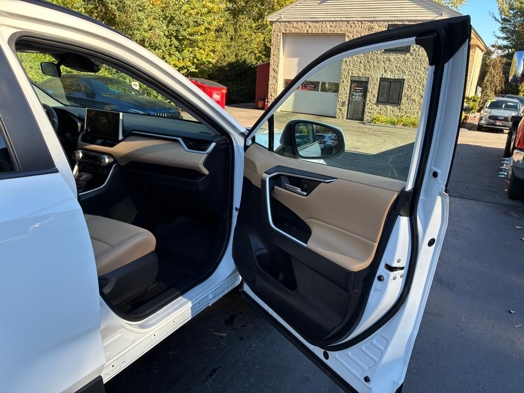 Toyota RAV4  2025