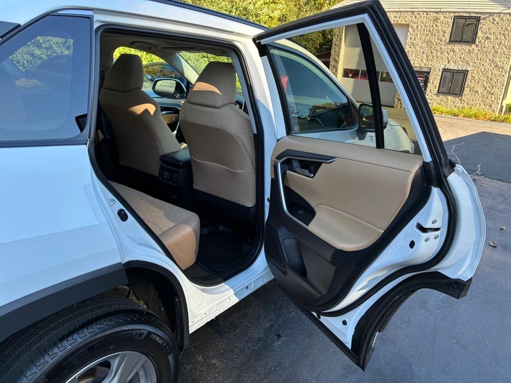 Toyota RAV4  2025