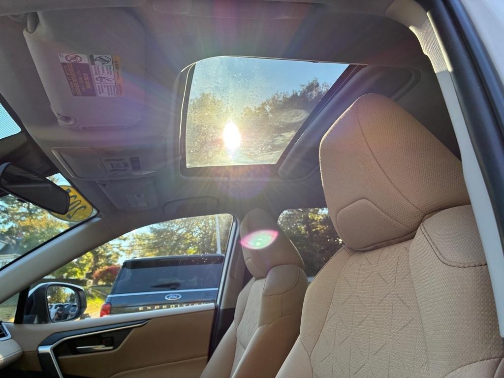 Toyota RAV4  2025