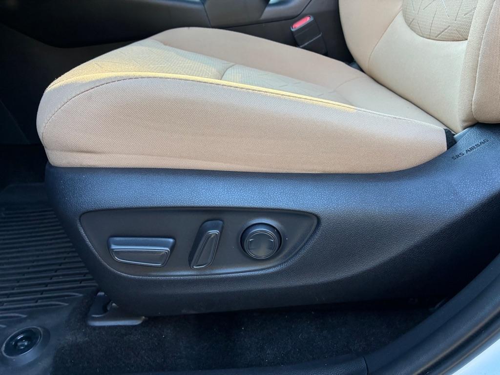 Toyota RAV4  2025