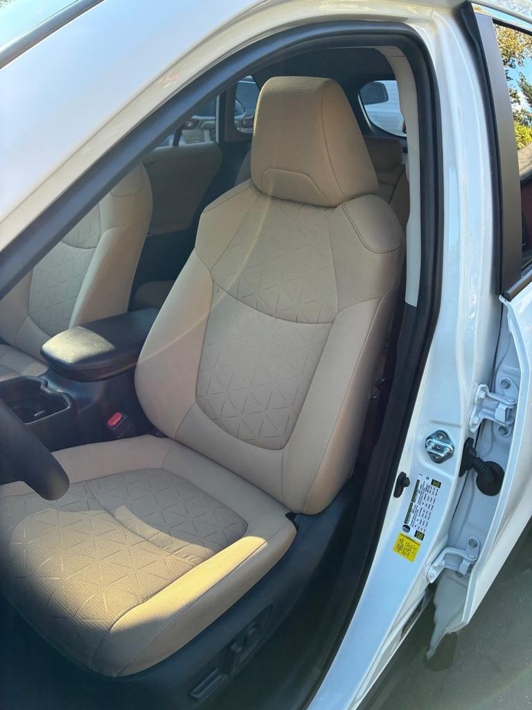 Toyota RAV4  2025