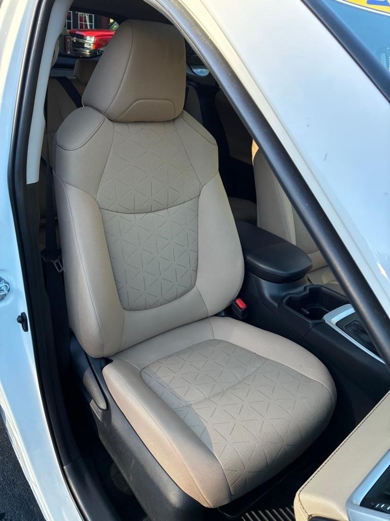 Toyota RAV4  2025