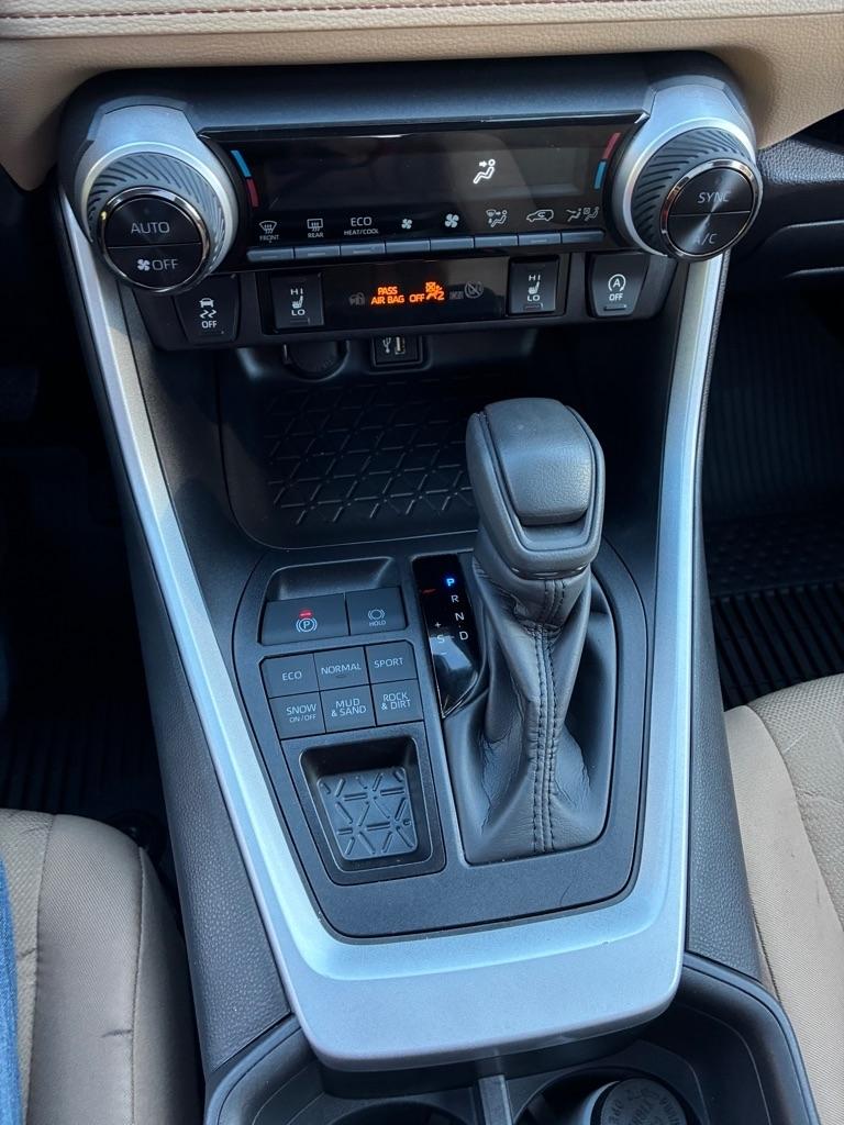 Toyota RAV4  2025