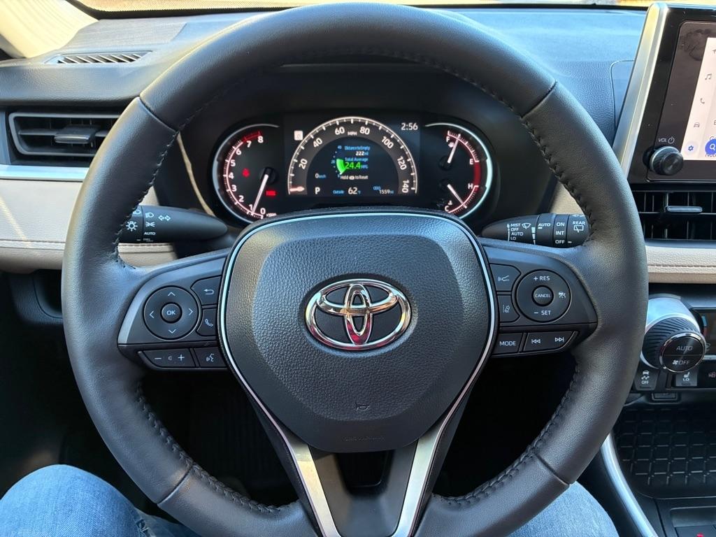 Toyota RAV4  2025