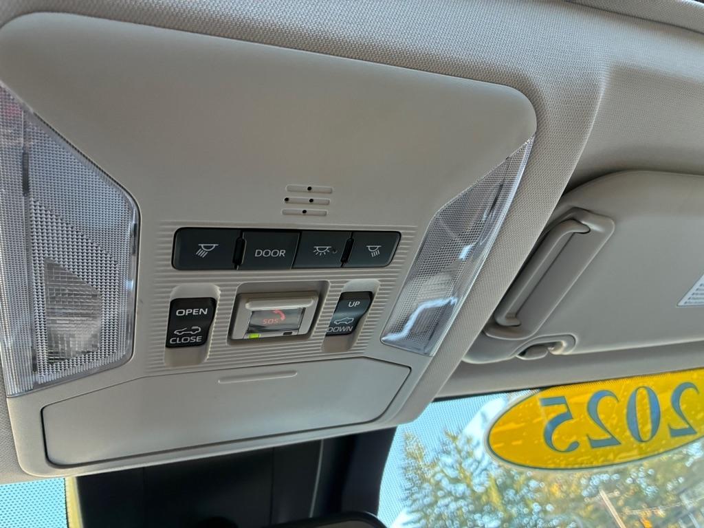 Toyota RAV4  2025