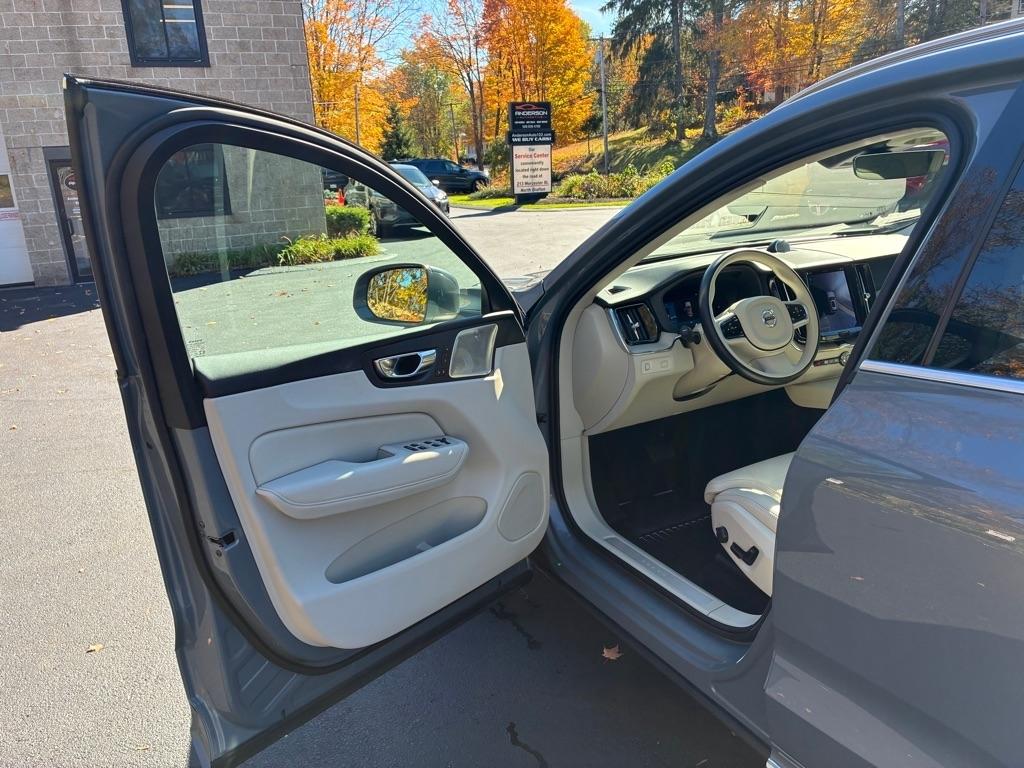 Volvo XC60  2022